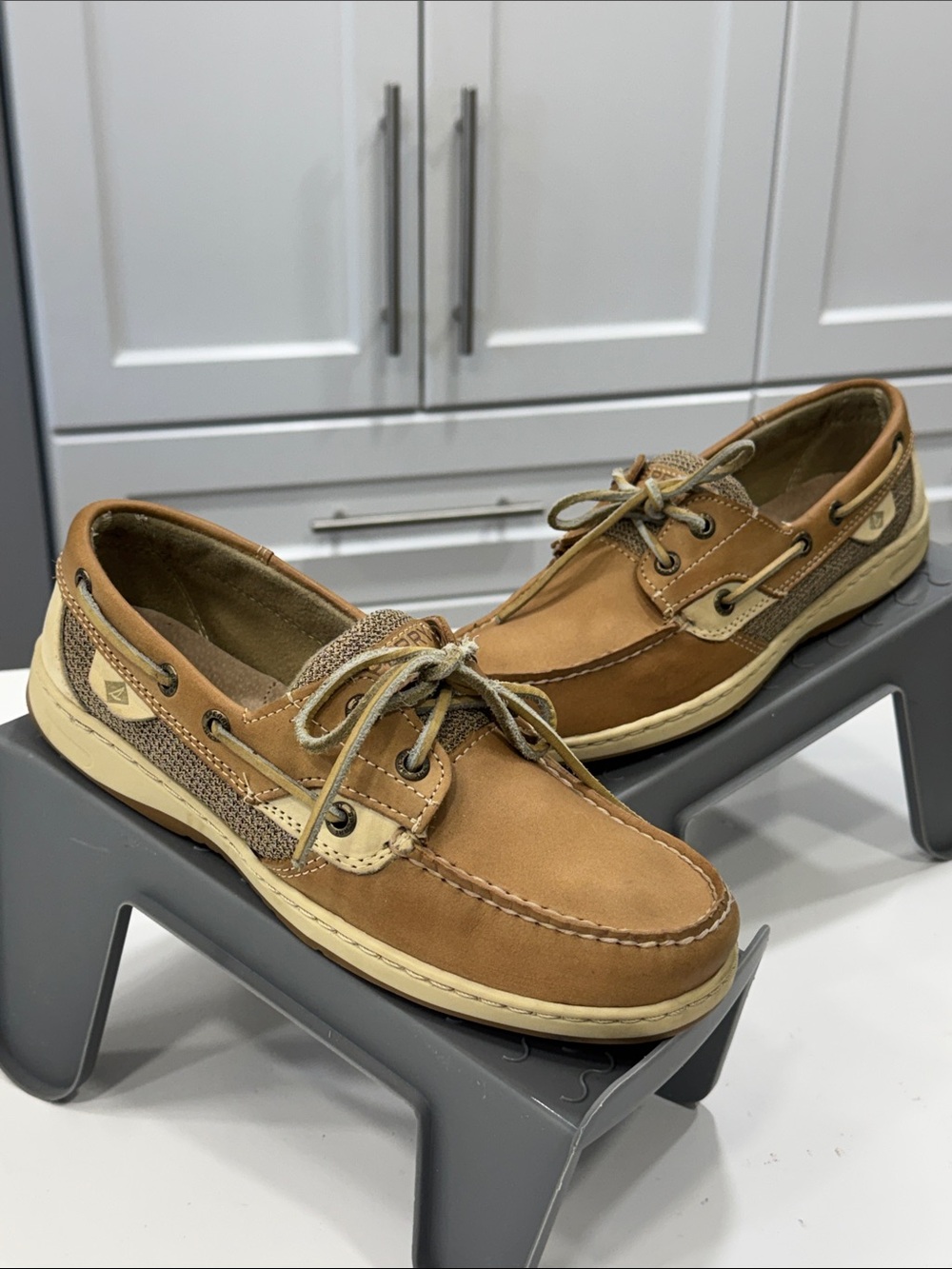 Sperry Bluefish 2-Eye Leather Boat Shoes – Women’s 7W | Linen Oat